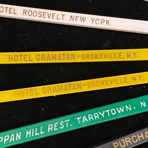 Vintage Lot of 7, New York Hotels, Restaurants & Bars Swizzle Sticks - Picture 5 of 12